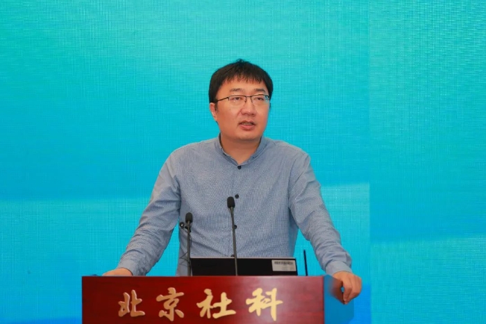周鑫宇.JPG